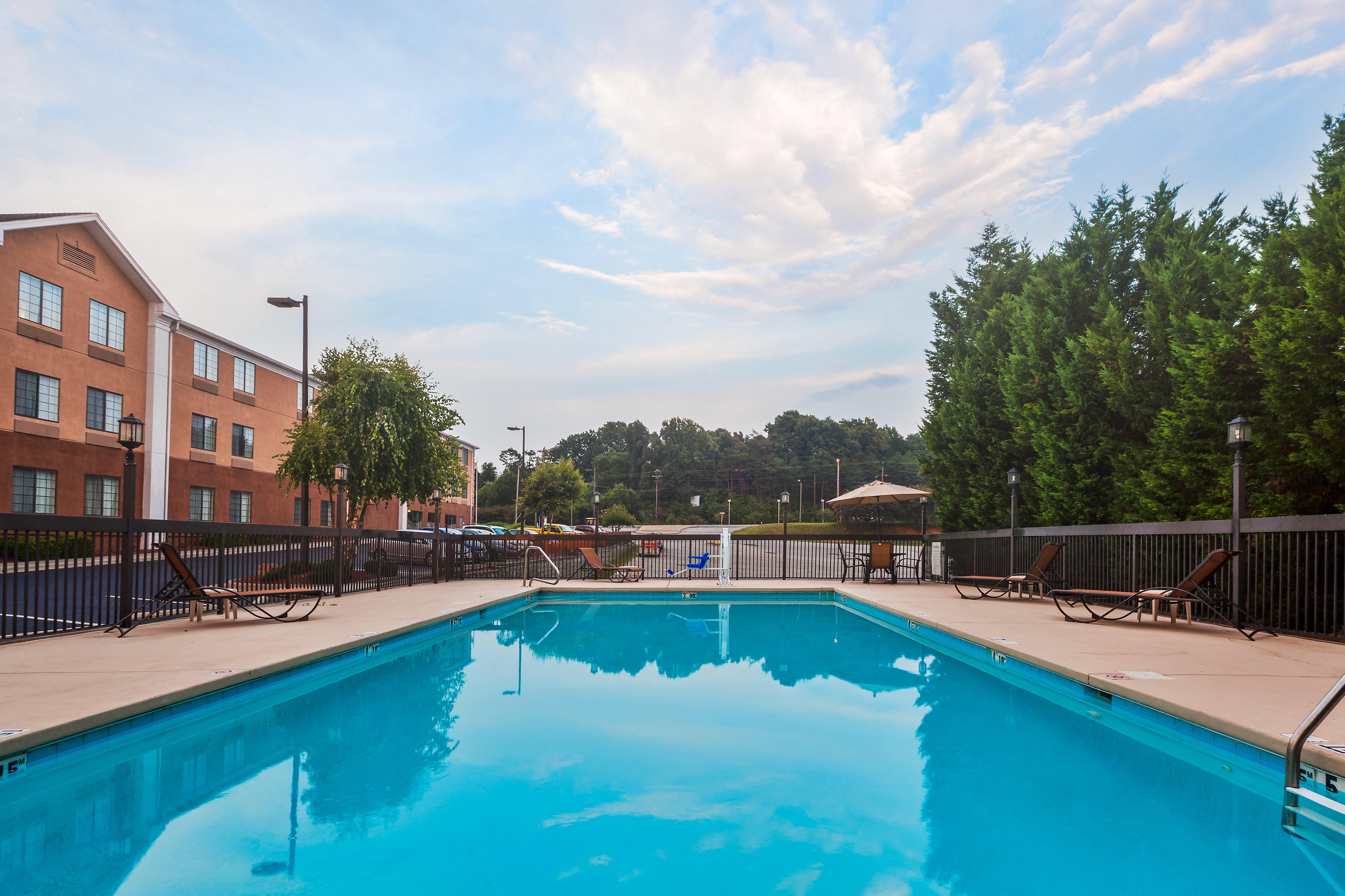 Holiday Inn Express Winston-Salem By Ihg Exterior photo