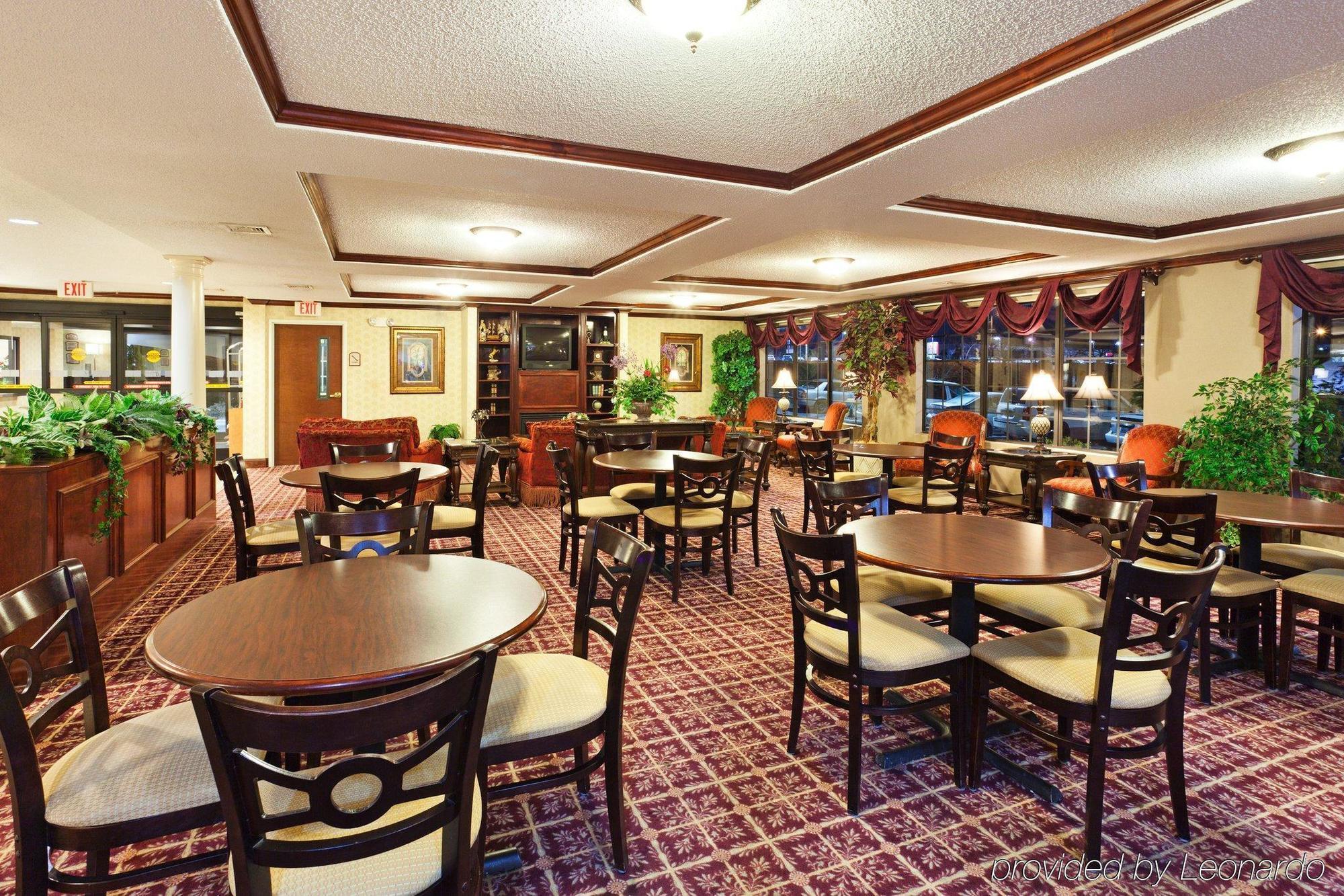Holiday Inn Express Winston-Salem By Ihg Restaurant photo