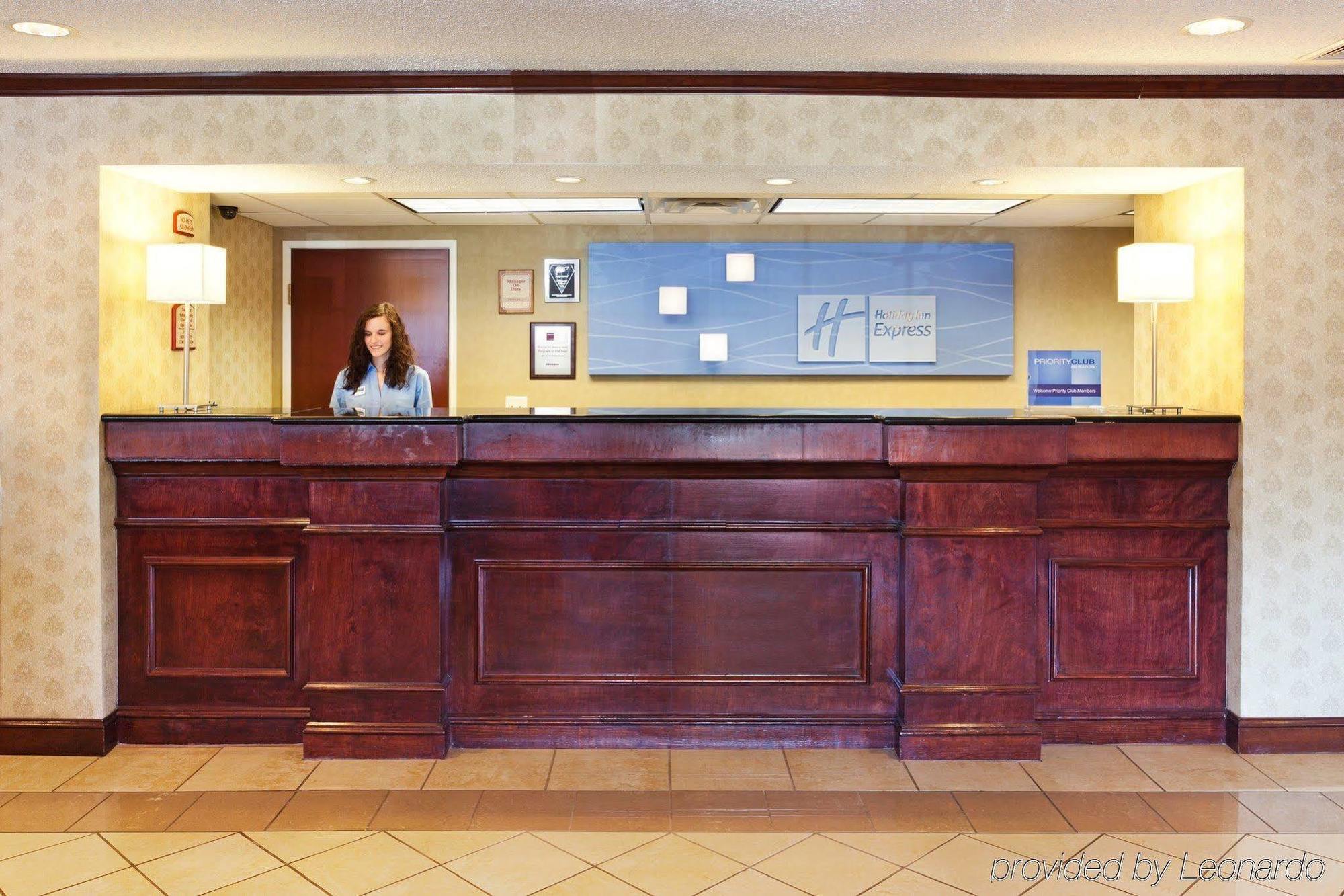 Holiday Inn Express Winston-Salem By Ihg Interior photo