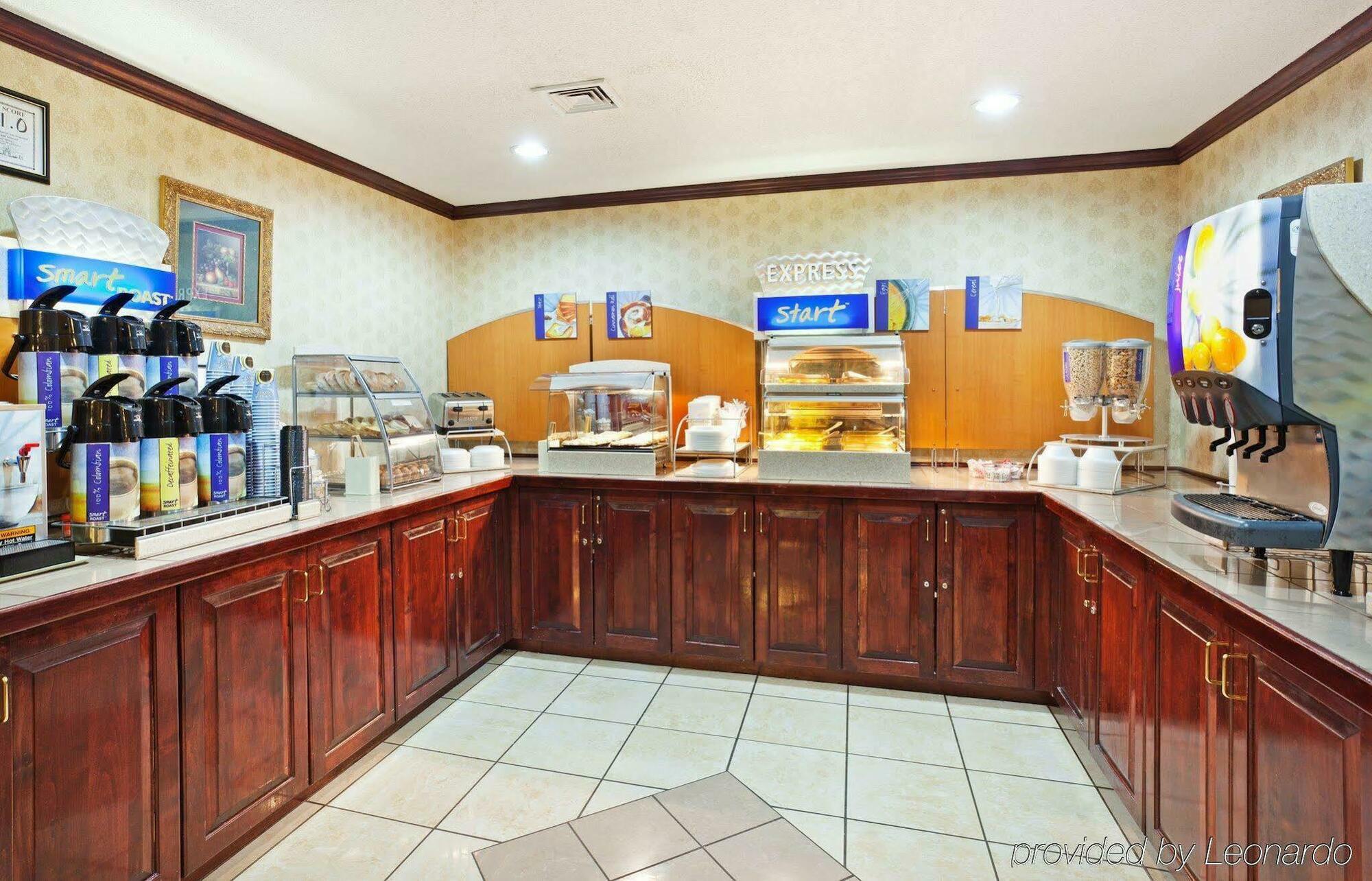 Holiday Inn Express Winston-Salem By Ihg Exterior photo
