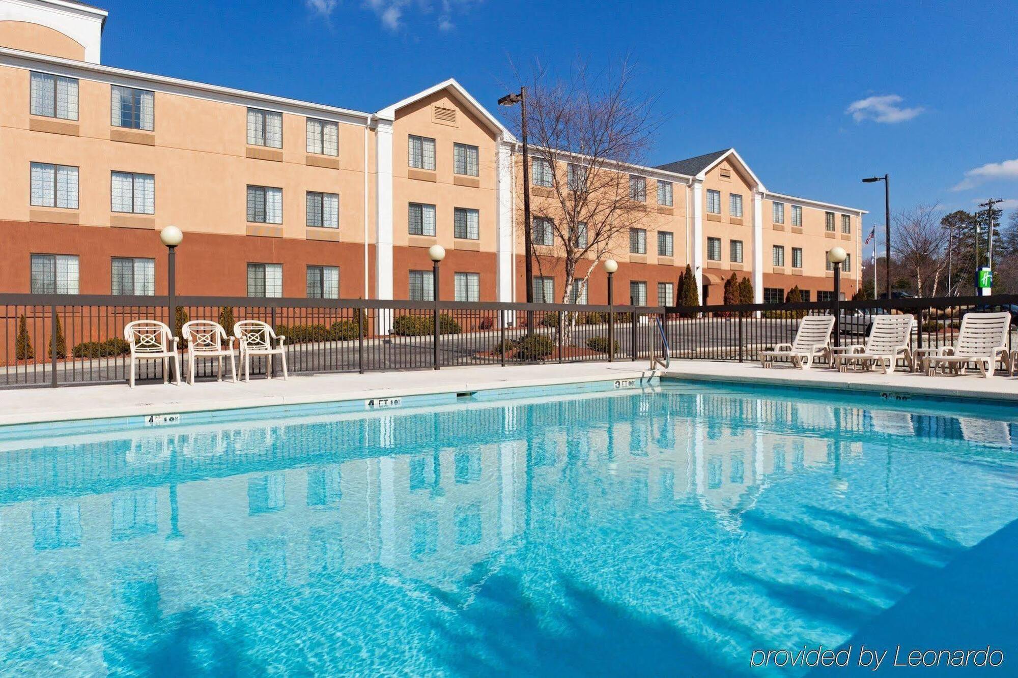 Holiday Inn Express Winston-Salem By Ihg Exterior photo